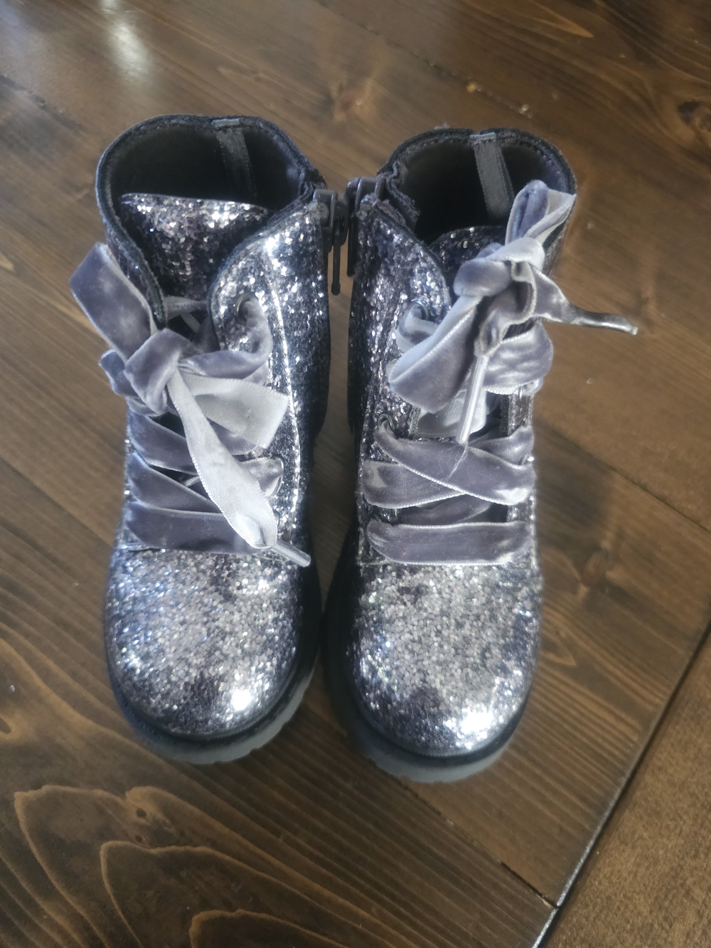 Old Navy Girls Silver Glitter Velvet Lace-Up Boots